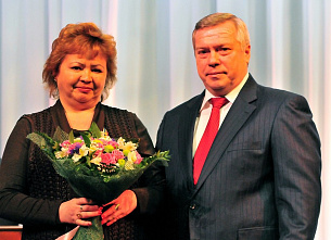 Донские власти поздравили женщин