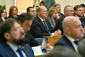 Городская дума Ростова приняла досрочную отставку градоначальника Алексея Логвиненко