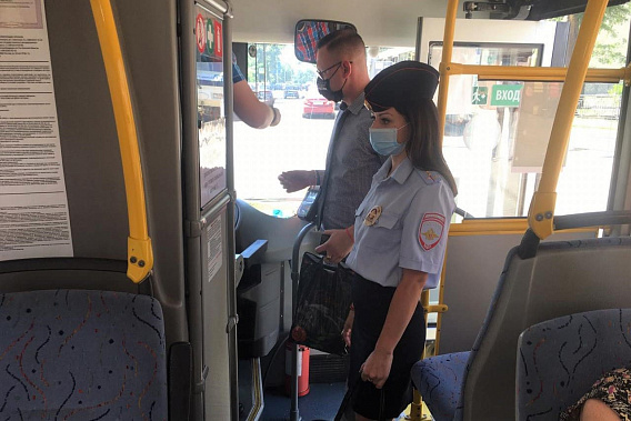 Василий Голубев порекомендовал ввести масочный режим