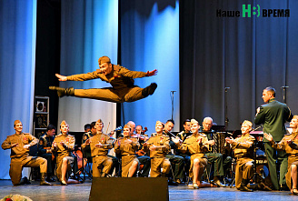 Росгвардейские виртуозы: полвека поют и пляшут