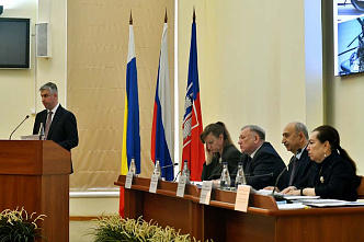 Городская дума Ростова приняла досрочную отставку градоначальника Алексея Логвиненко