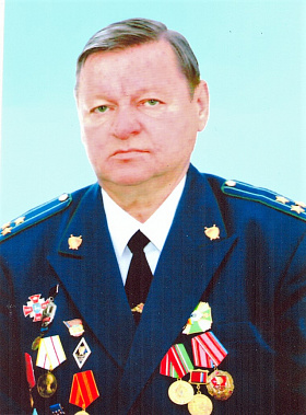 Новый год прокурор встретил в степи на тракторе...