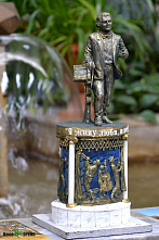 Памятник Назаретову: конкурс продолжается