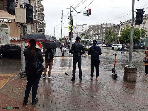 Жителей Ростовской области предупредили о сильных дождях и ветре