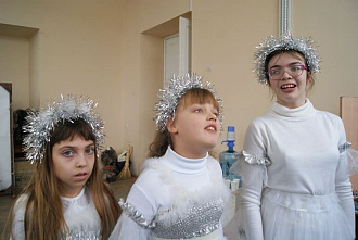 Спектакль «Новогоднее представление» от «Ветра перемен» прошел во Дворце творчества детей и молодежи в Ростове