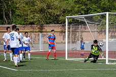 Футбол дружить поможет