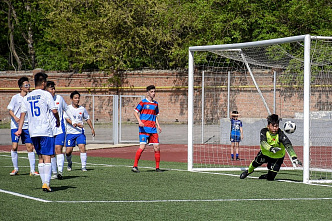 Футбол дружить поможет