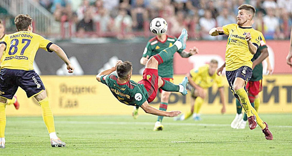 Вот он, удар, лишивший «Ростов» победы в этом матче... Фото с www.fc_locomotiv.ru