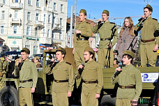 Возложили цветы к мемориальному комплексу