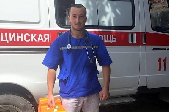 Новочеркасские медики спасли попавшего под завал подростка
