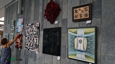 Донская публичка: вернисаж на три этажа