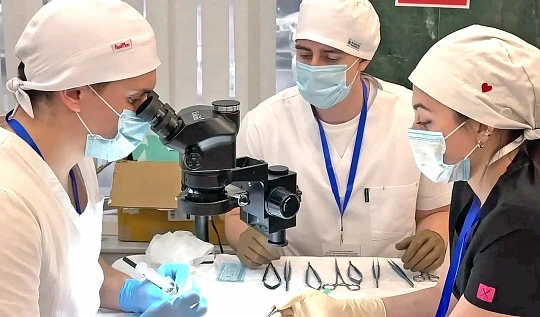 Будущие хирурги из Ростовского медуниверситета стали лучшими в Южном федеральном округе.