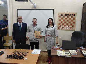 Александр Аношкин из Аксая выиграл рапид среди донских педагогов