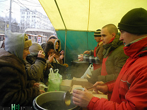 Новогодние подарки в бесплатной столовой