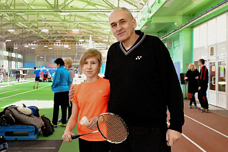 Ракеткой по волану