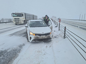 В Ростовской области на трассе М-4 «Дон» столкнулись 15 автомобилей