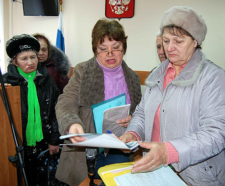 С тайны слетает глянец