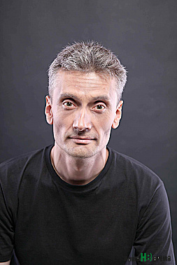 Артур ТОКАРЕВ, доцент кафедры основ архитектурного и художественного проектирования Академии архитектуры и искусств ЮФУ, кандидат архитектуры: «Всем лучшим во мне я обязан маме»