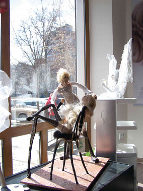 Парикмахер и клиентка.