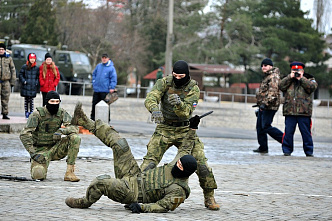 Ну а мальчики?.. а мальчики – потом!