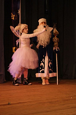 Спектакль «Новогоднее представление» от «Ветра перемен» прошел во Дворце творчества детей и молодежи в Ростове