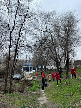 В первом в этом году городском субботнике приняли участие более 2 тысяч ростовчан