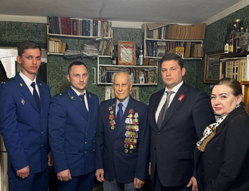 Сотрудники прокуратуры Советского района Ростова-на-Дону поздравили ветеранов