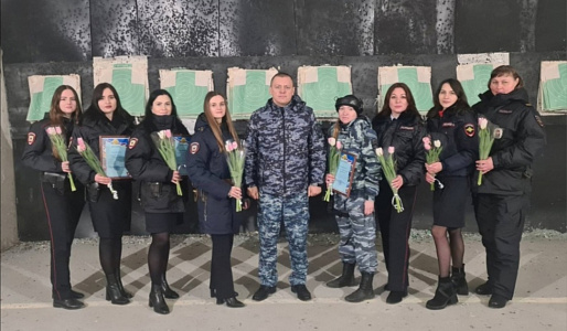 Состоялись соревнования по стрельбе среди сотрудниц донской полиции