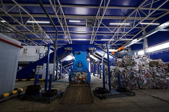 Больше половины мусора донских жителей составляют картон и пластик