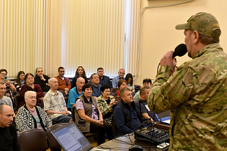 07 11 2025 Ростовскому госпиталю для ветеранов войн подарили концерт и библиотеку