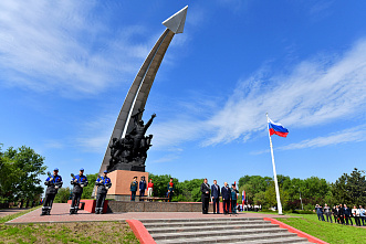 06 05 2025 В канун Дня Победы на ростовском мемориале «Кумженская роща» зажжен Вечный огонь