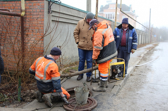 Ростовводоканал отключает воду должникам