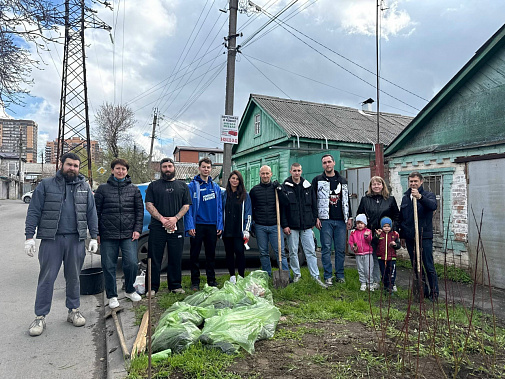 Геннадий Бузанов: как создавали зеленый уголок и чувство ответственности за него...