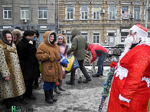 Новогодние подарки в бесплатной столовой