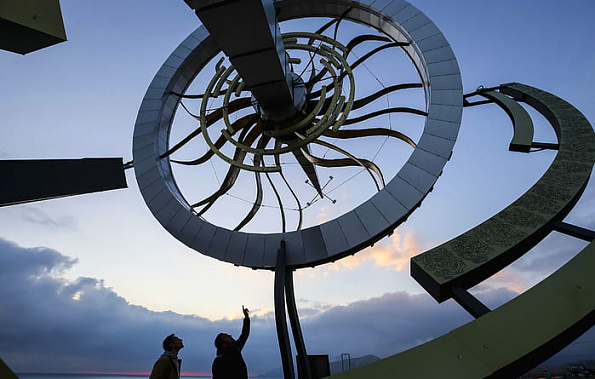 Cолнечные часы «Время» в Крыму установили в память о погибших от коронавируса