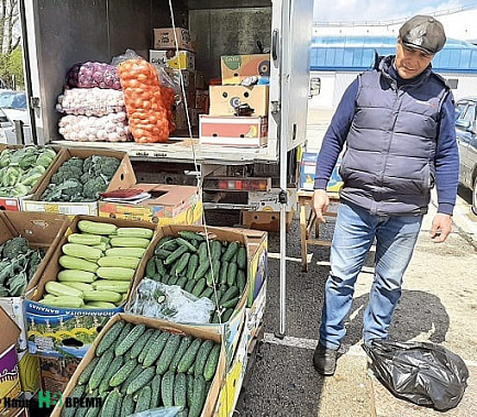 Овощной переехал – на первый взгляд, жизнь налаживается. Но что здесь будет, когда наступит жара? И куда в итоге переедет рынок?