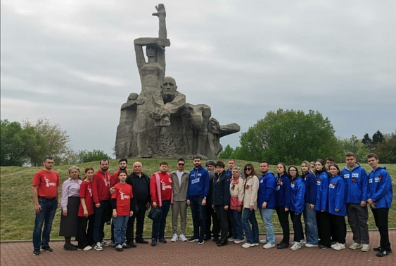 Музей памяти жертв фашизма в Змиевской балке посетили представители ДОСААФ, волонтеры, активисты ТОС