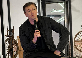 Сергей Безруков встретился с детьми донских участников СВО