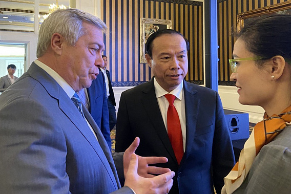Губернатор Голубев предложил создать логистический коридор между морскими портами Азова и вьетнамского Хайфона