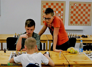 Играют все!