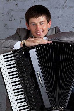 Чемпион мира среди аккордеонистов Александр Поелуев.