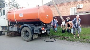 Зерноградцы остаются без воды после аварий на насосной станции