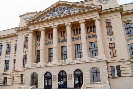 Преподавателя новочеркасского ВУЗа задержали за взятку