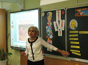 Потянулась детвора в школу с самого утра_16036