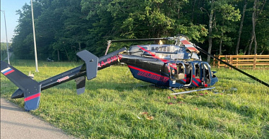 Сегодня при выполнении частного полета вертолет «Bell-407» совершил жесткую посадку