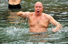 19 01 2025 В донской столице прошли крещенские купания