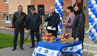 Атомщики вручили медикам Волгодонска ключи от новых квартир