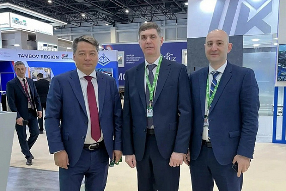 Министр промышленности и энергетики Ростовской области Андрей Савельев (в центре):: 