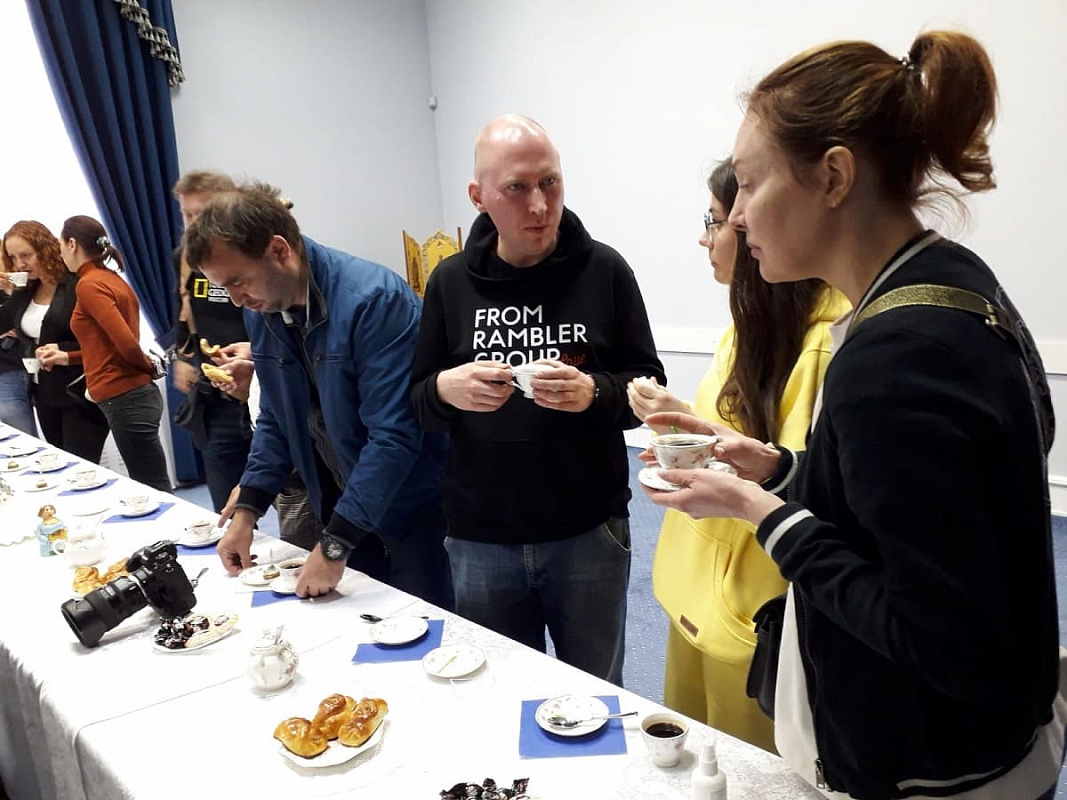 Travel-блогеры побывали в музее «Донской казачьей гвардии», где они познакомились с уникальными экспонатами и отведали «кохфий с оселедцем».