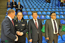 Бьют чекисты друг друга